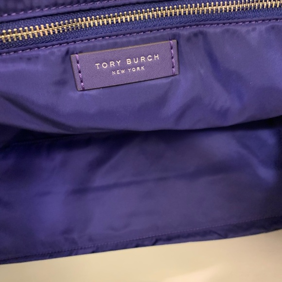 NWT Tory Burch Ella Tote in the color Nothing Ditsy - Picture 3 of 9